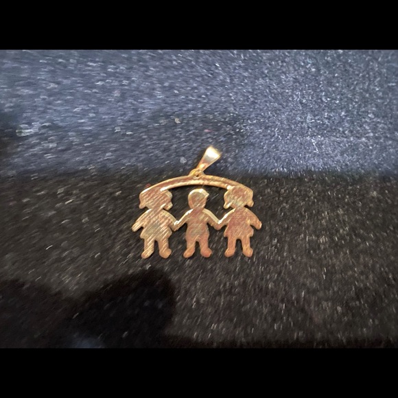 18K Gold Plated Pendant - Picture 3 of 3